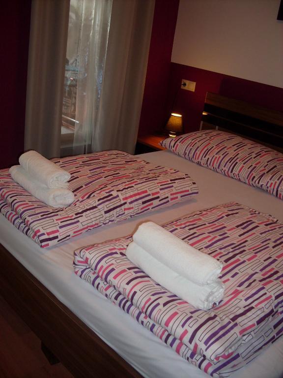 Sárvár Cecilia Apartman 아파트 객실 사진